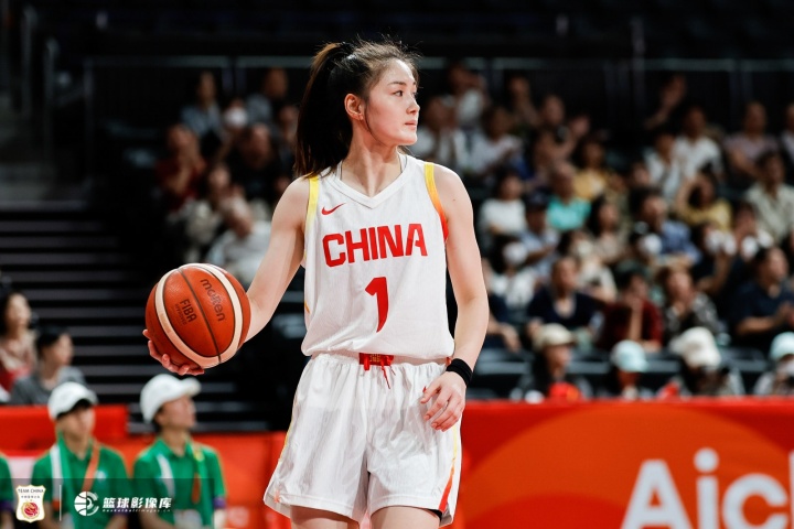 张曼曼本届亚运会场均得到5分2.6板5.2助1.2断 三分命中率23.8%
